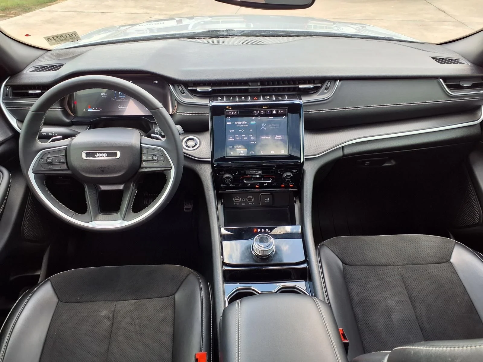 Used 2023 Silver Jeep Altitude image 10