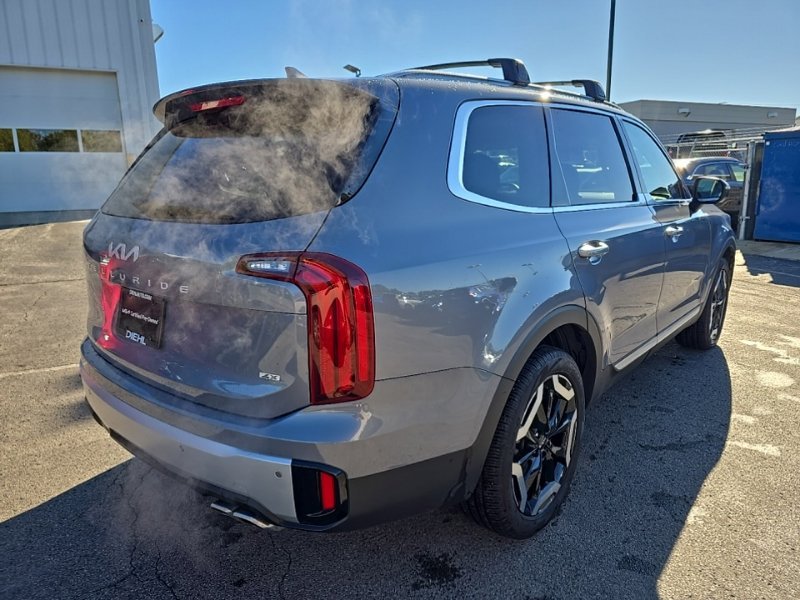 Used 2024 Silver Kia S image 8