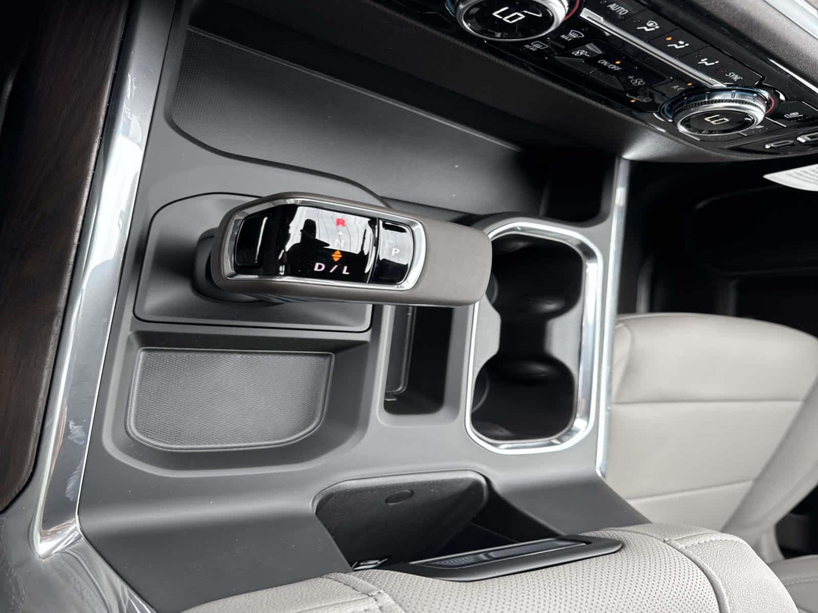 2026 GMC Sierra 1500 SLT - Photo 18