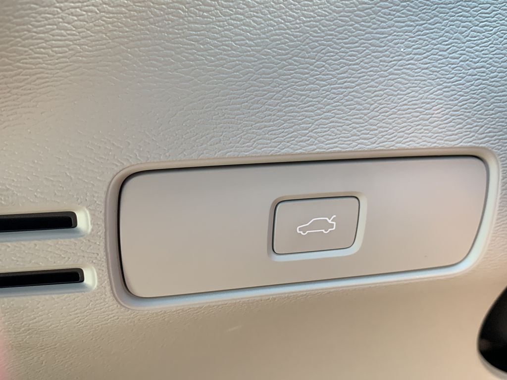 2024 Volvo XC40 Ultimate - Photo 29