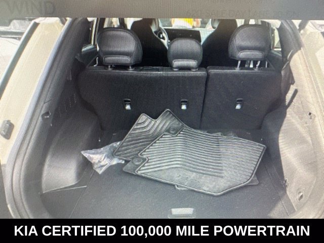 Used 2023  Kia Wind image 6