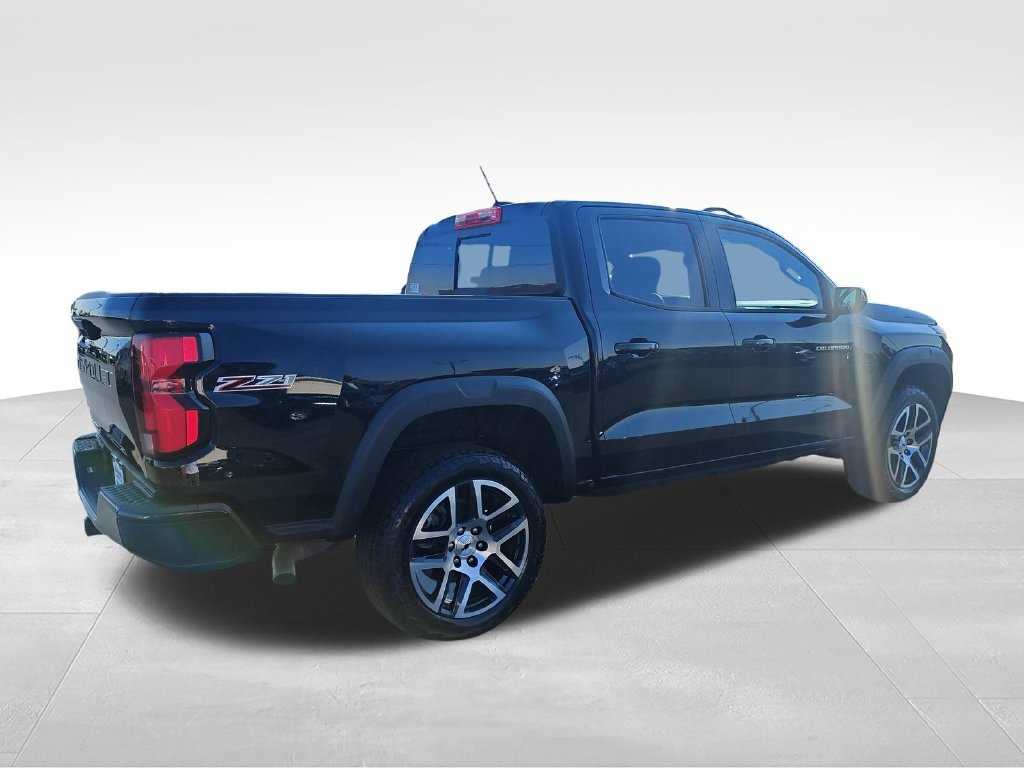 Used 2023 Black Chevrolet Z71 image 5