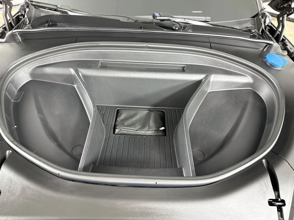 Used 2025 Gray Volvo Twin Motor Plus image 31