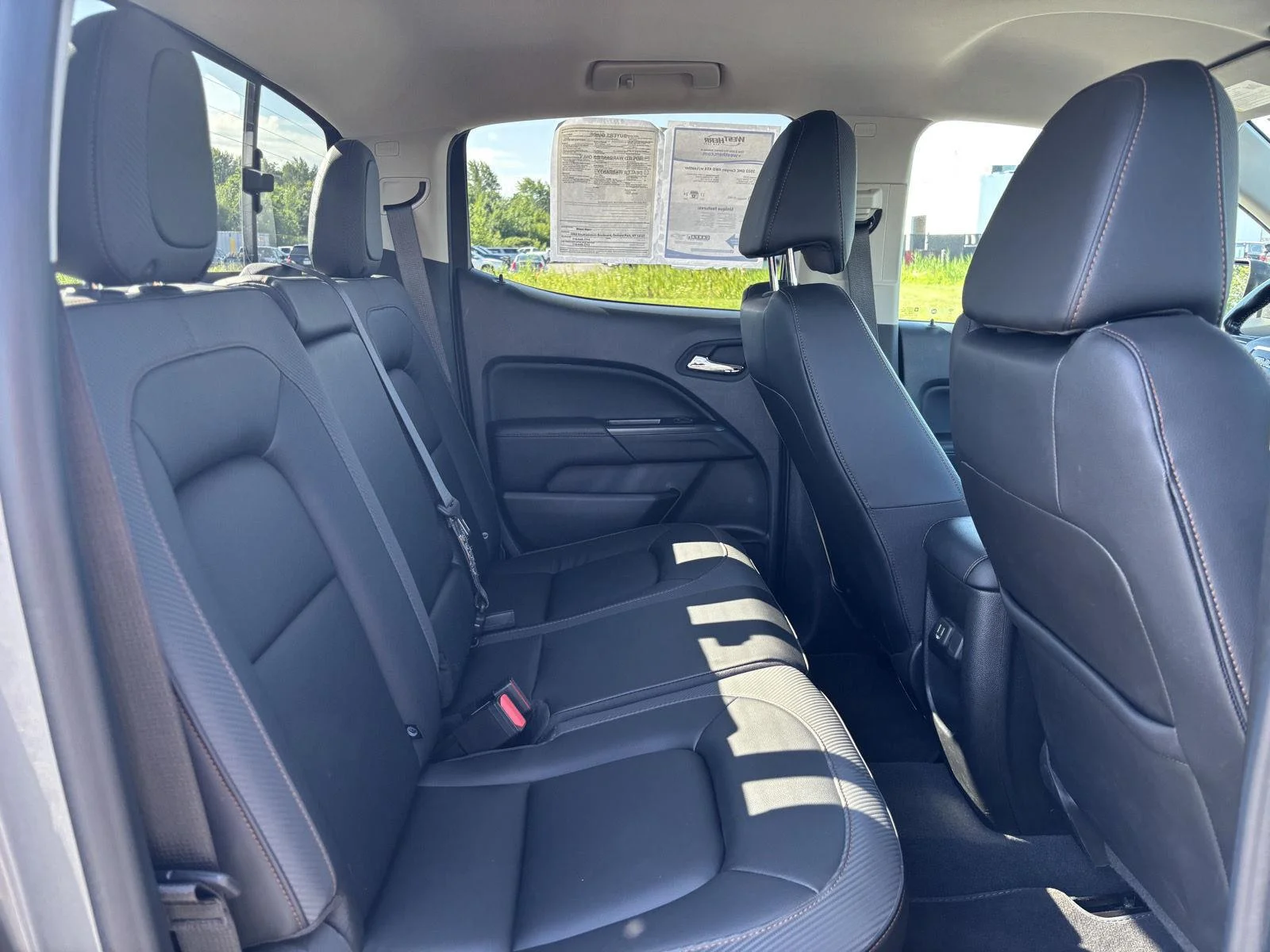 Used 2022 Satin Steel Metallic GMC AT4 - Leather image 34