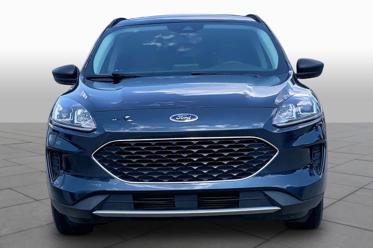 Pre-Owned 2022 Ford Escape SE