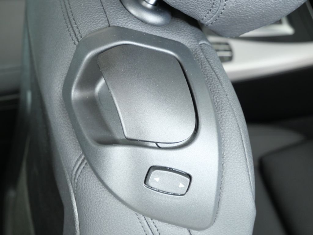 Used 2018 Alpine White BMW M240i image 25