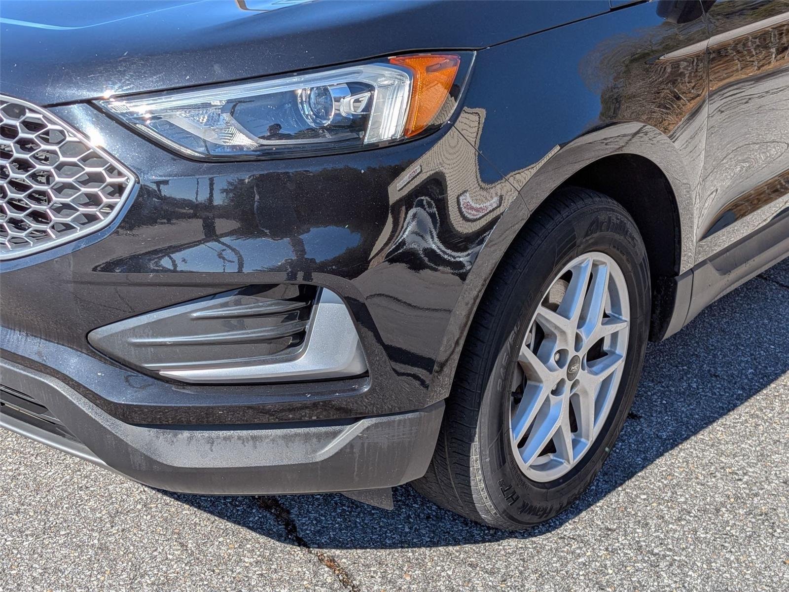 Used 2023 Agate Black Metallic Ford SEL image 9