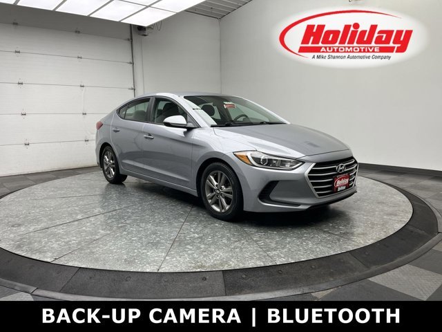 Used 2017 Shale Gray Metallic Hyundai SE image 1