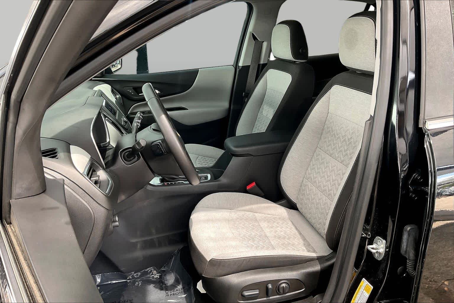 Used 2022 Mosaic Black Metallic Chevrolet LT image 8