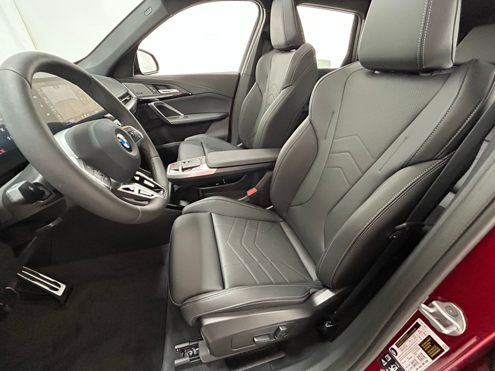 New 2026 Vegas Red Metallic BMW xDrive28i image 31