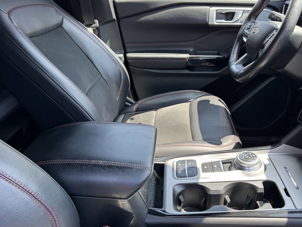 Used 2023 Gray Metallic Ford ST-Line image 8