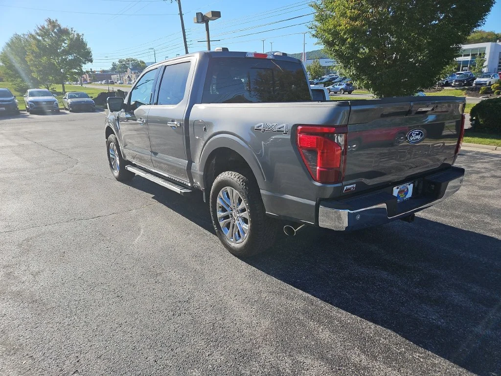 Used 2024 Gray Ford XLT image 3