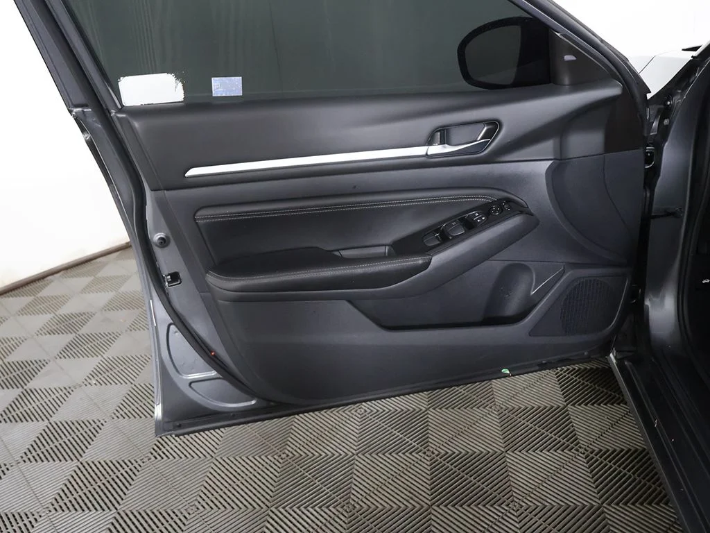 Used 2023 Gray Nissan 2.5 SV image 24