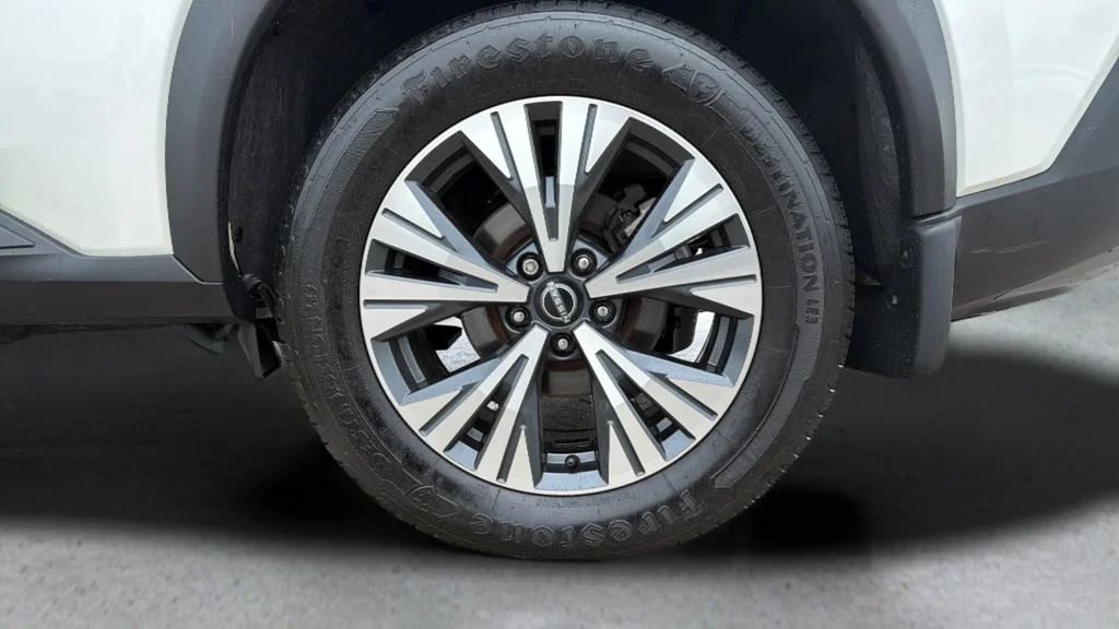 Certified Used 2023 Pearl White Tricoat Nissan SV image 27
