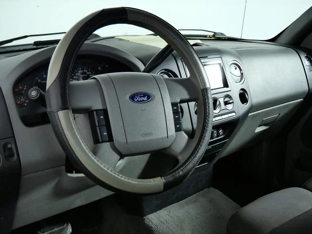 Used 2004  Ford STX image 18