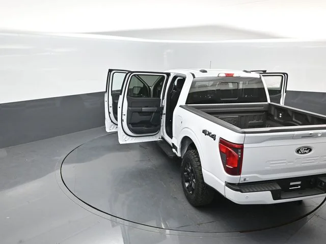 New 2026 Oxford White Ford XLT image 25
