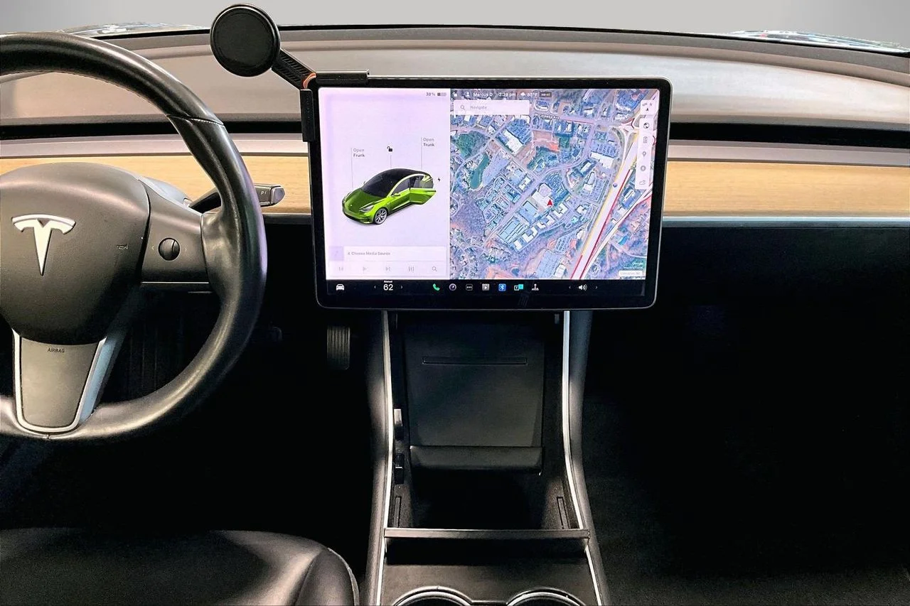 Used 2019  Tesla Long Range image 12