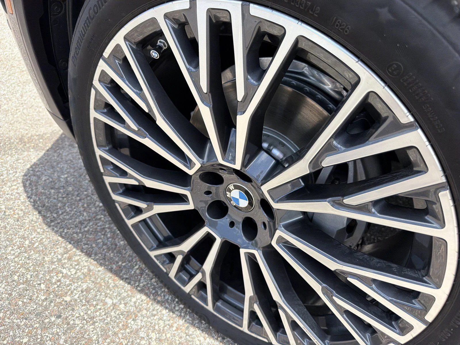 New 2026 Black Sapphire Metallic BMW sDrive40i image 15