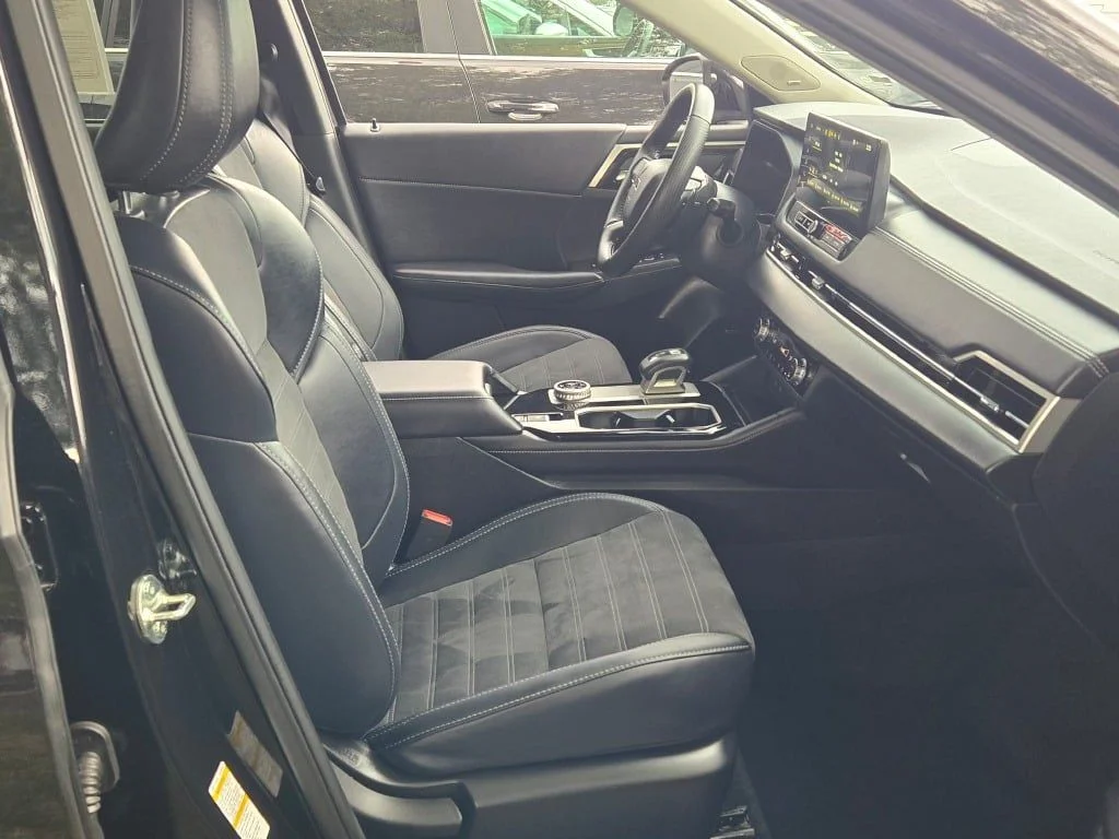 Certified Used 2025 Blue Mitsubishi SE image 7
