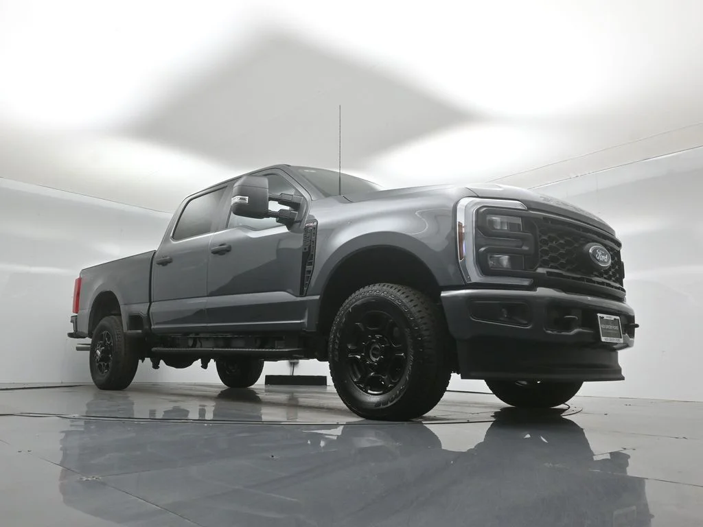 New 2026 Gray Ford XL image 40