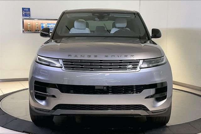 Used 2024 Gray Land Rover SE image 2
