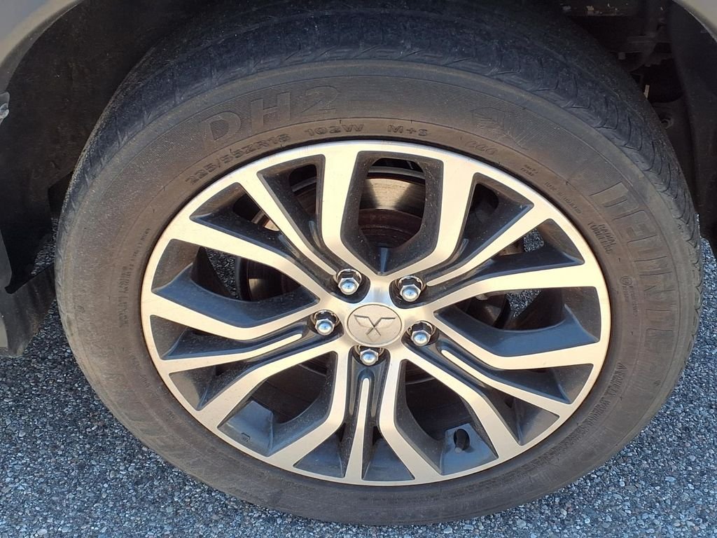 Used 2018 Silver Mitsubishi 2.0 ES image 7