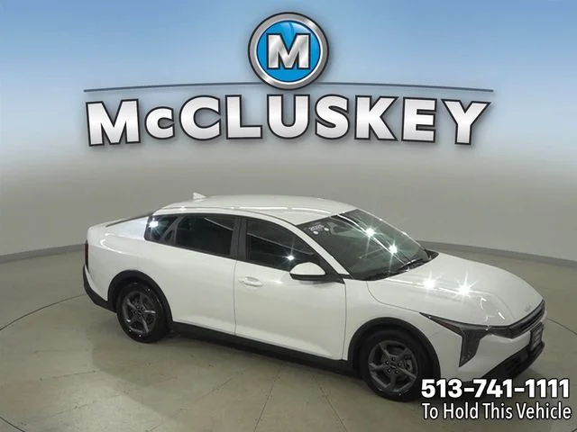 Used 2025 White Kia LXS image 25