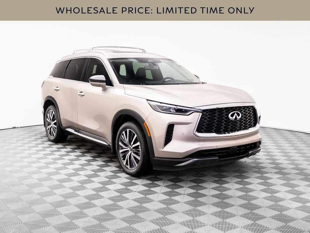 Used 2023 Silver INFINITI Sensory image 7