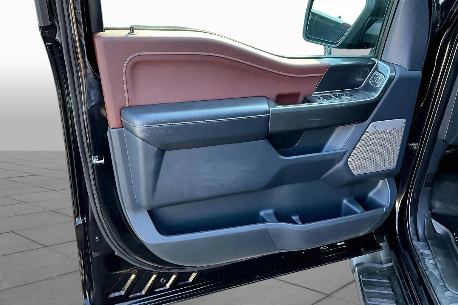 Used 2022 Agate Black Ford LARIAT image 20
