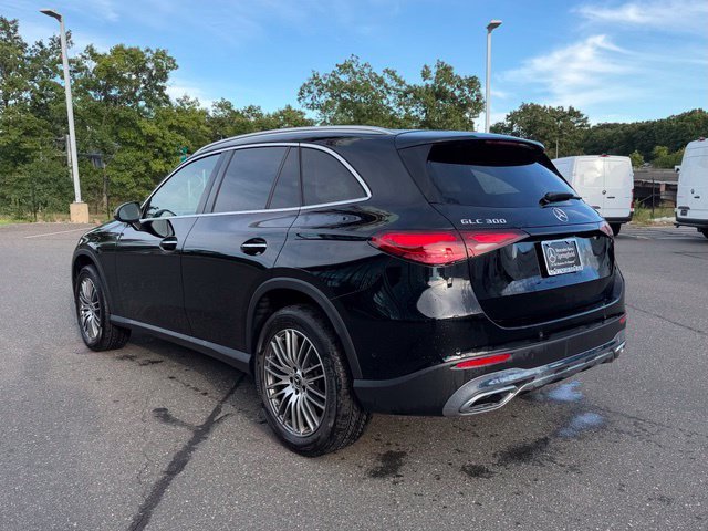 Certified Used 2024  Mercedes-Benz GLC 300 image 5