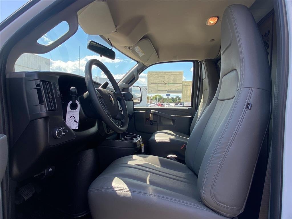 2025 Chevrolet Express Cargo Work Van - Photo 10