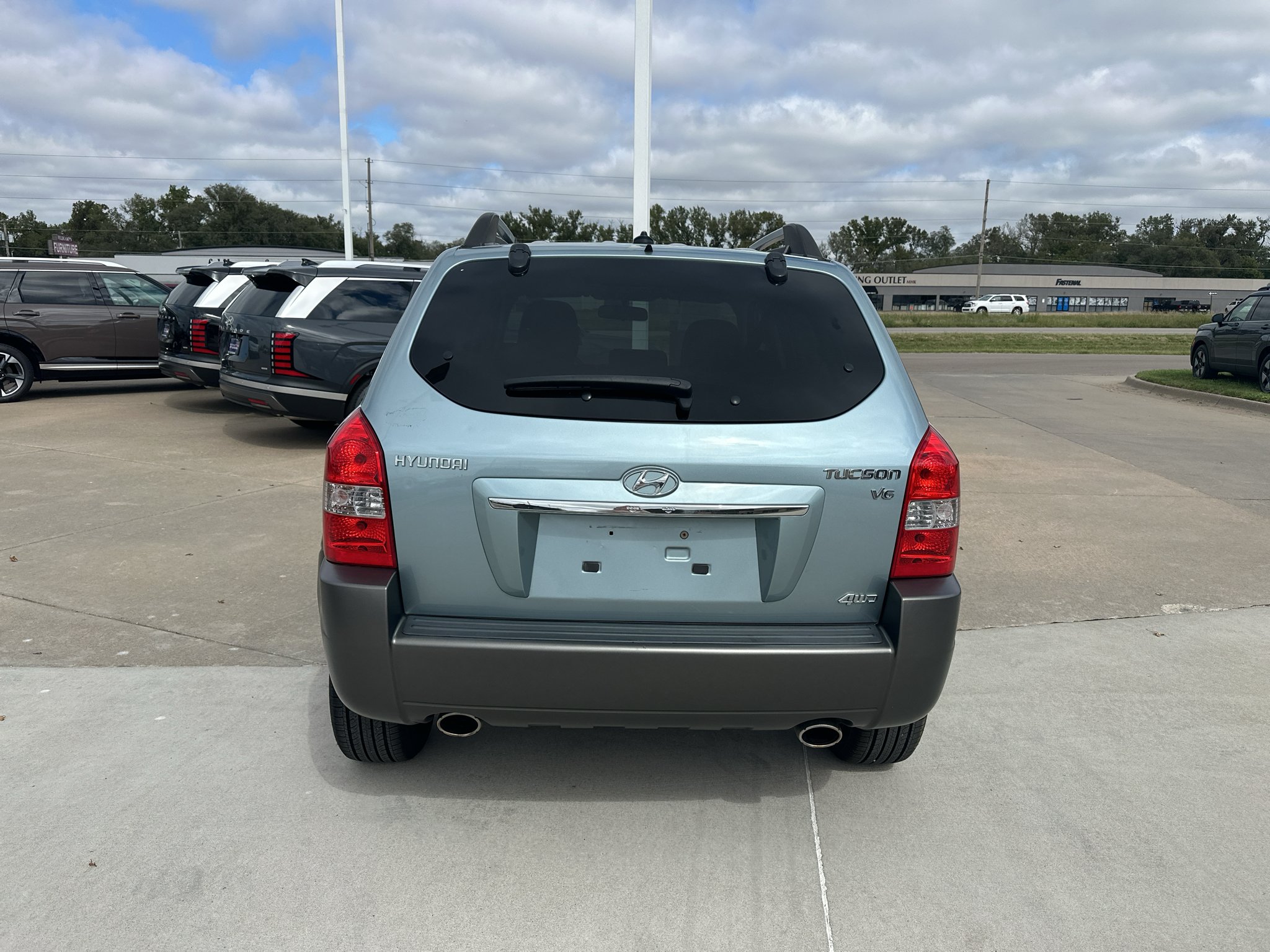 Used 2009 Desert Sage Metallic Hyundai SE image 14