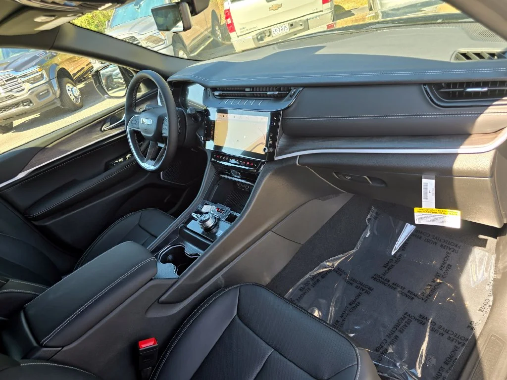 New 2027 Black Jeep Limited Reserve image 29