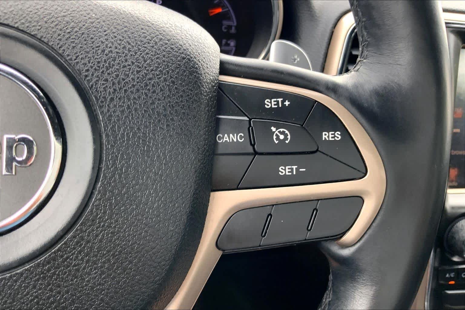 Used 2015 Granite Crystal Metallic Clearcoat Jeep Limited image 24
