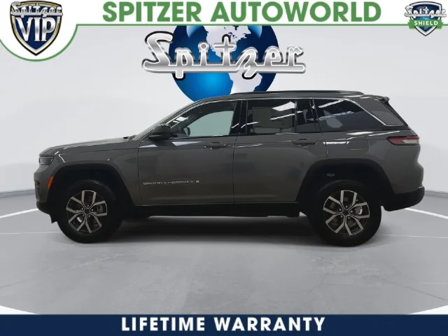 New 2027 Sting-Gray Clear-Coat Paint Jeep Laredo X image 11