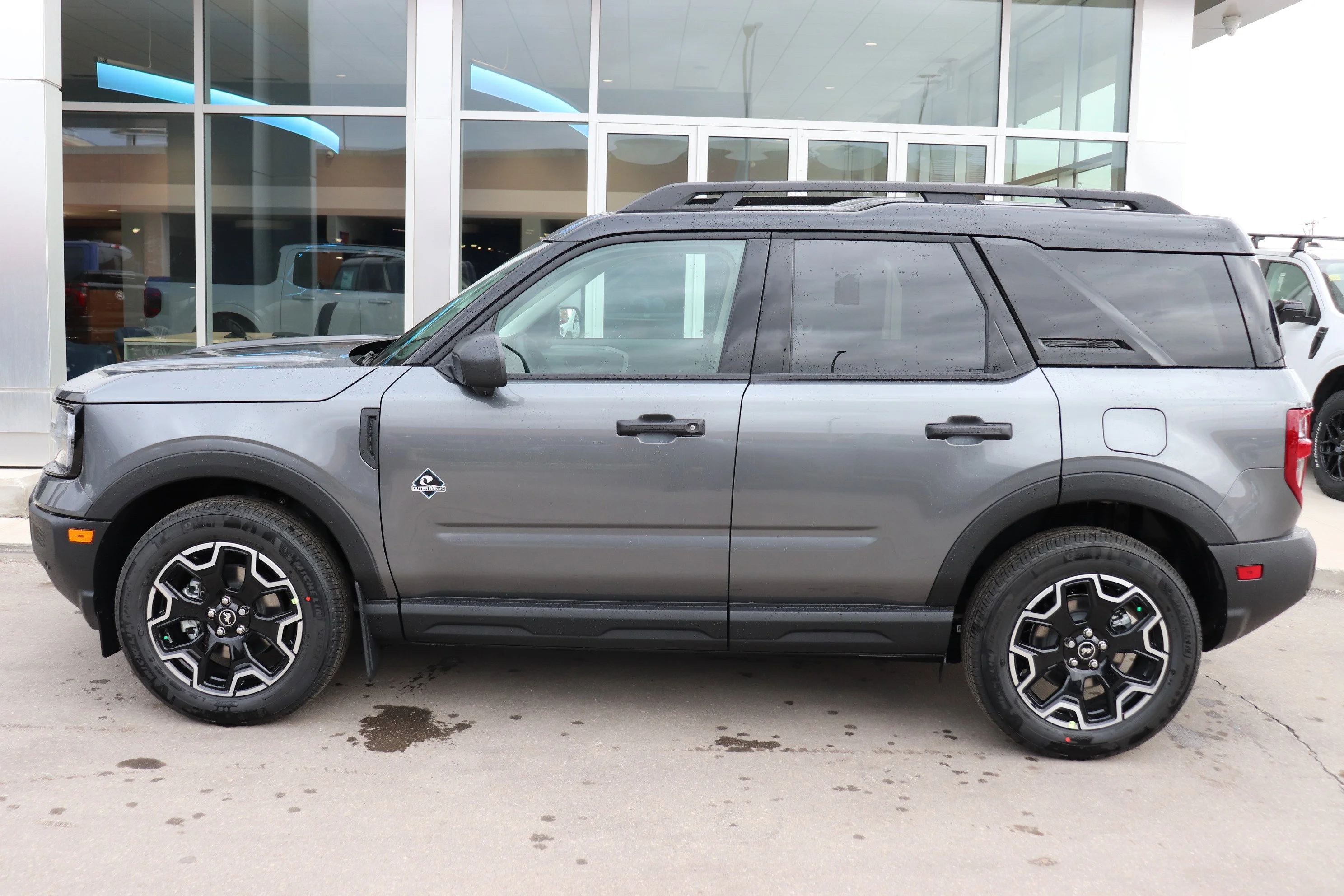 New 2026 CARBONIZED GREY Ford Outer Banks image 3