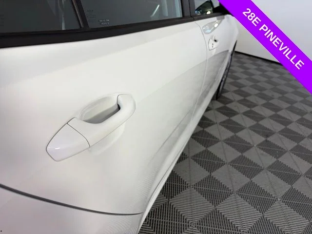 Used 2023 White Kia LX image 9