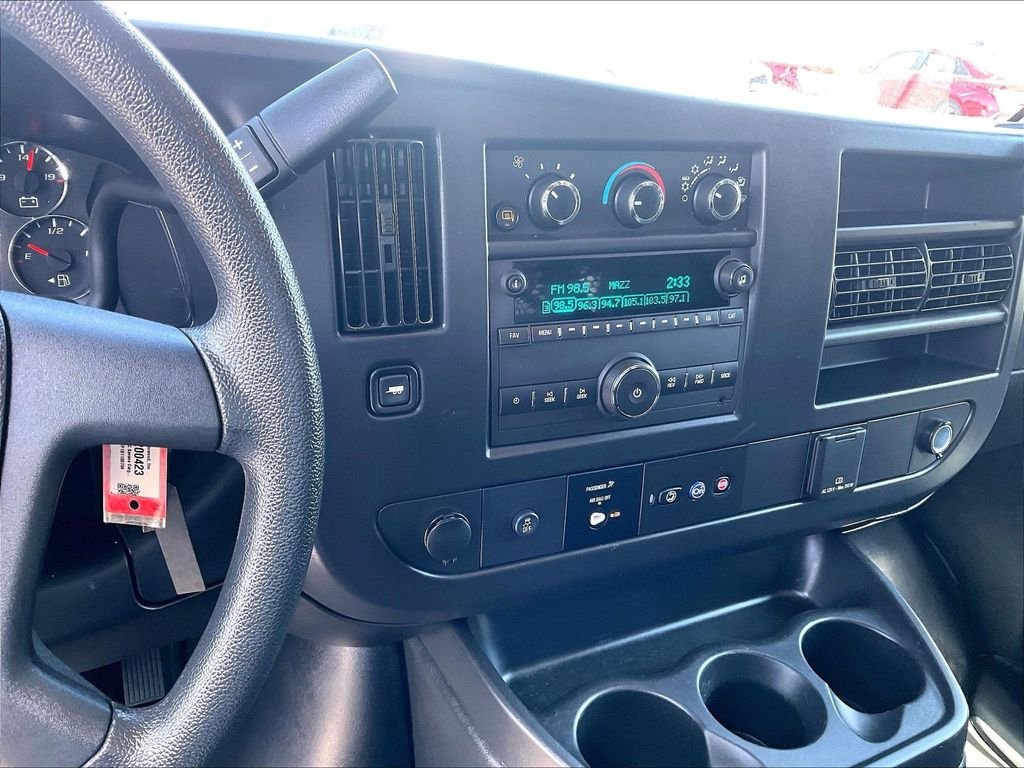 Used 2025 White GMC Work Van image 18