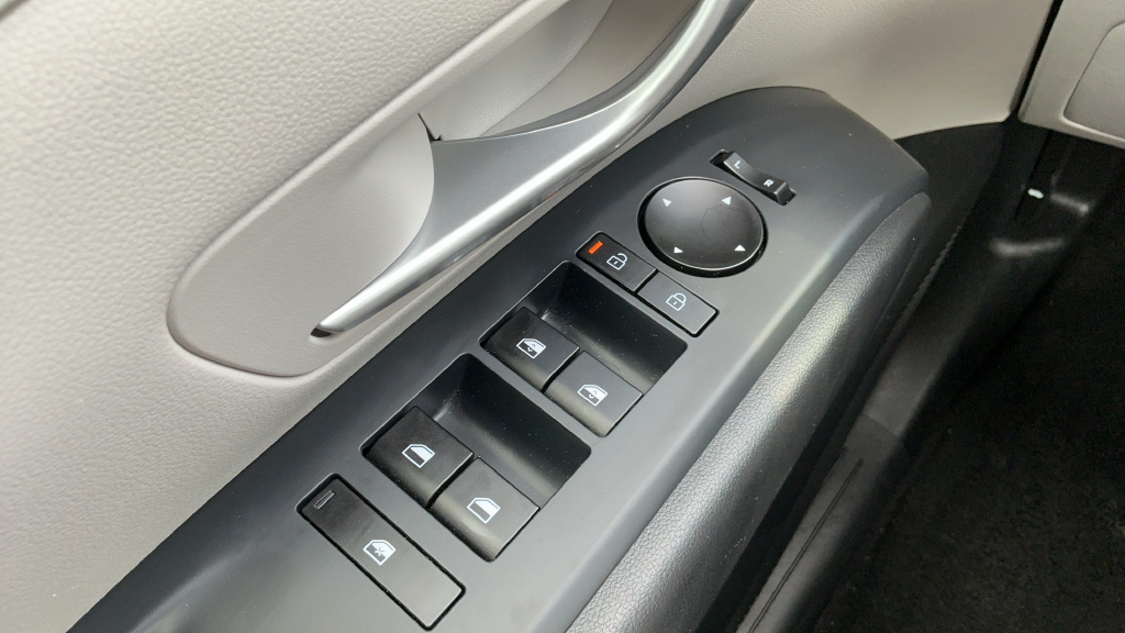 Used 2025 Blue Hyundai SEL image 14