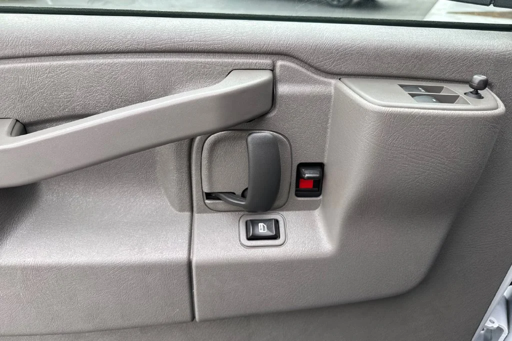 2025 GMC Savana Cargo Work Van - Photo 11