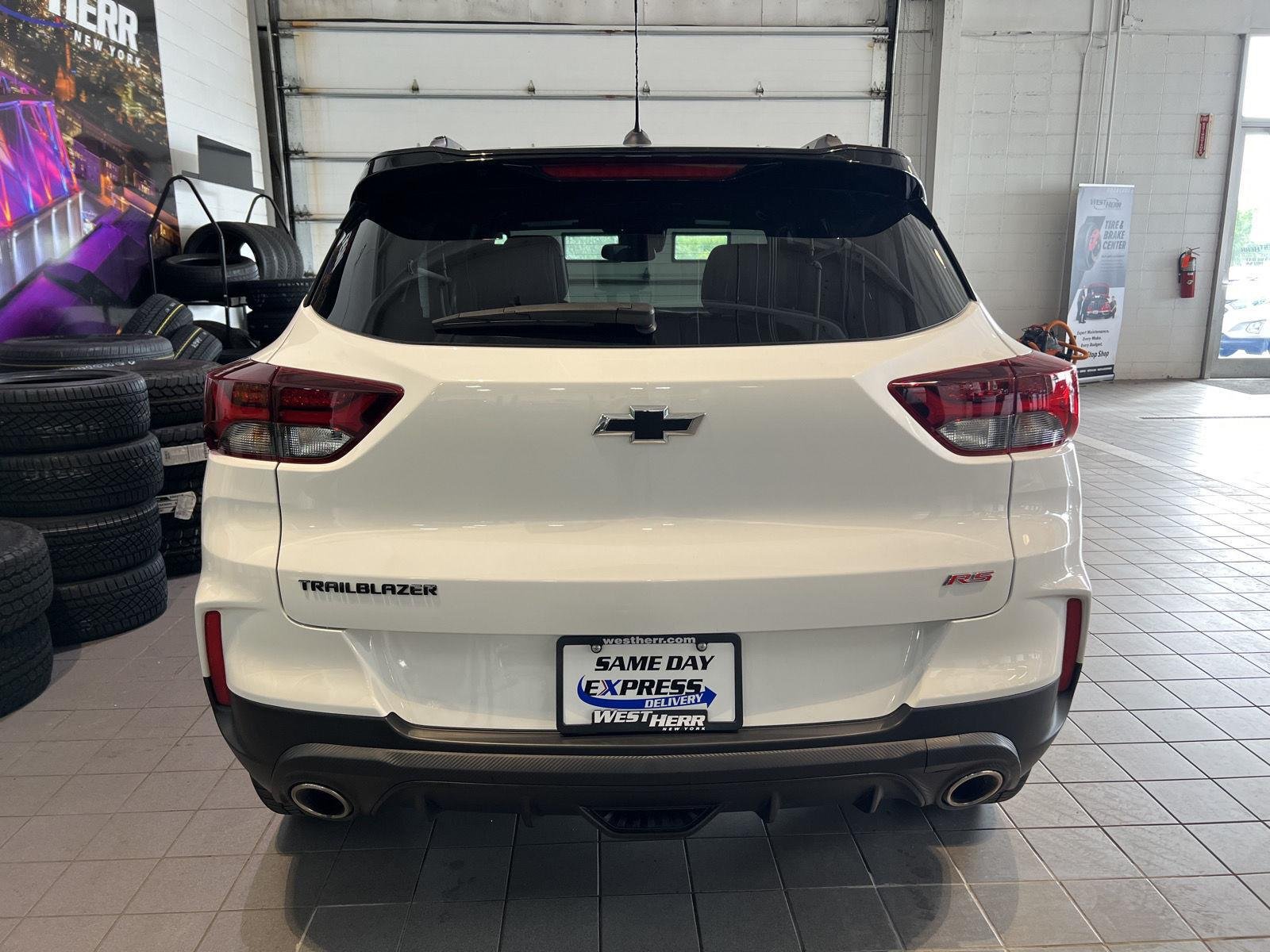 Used 2023 Summit White Chevrolet RS image 6