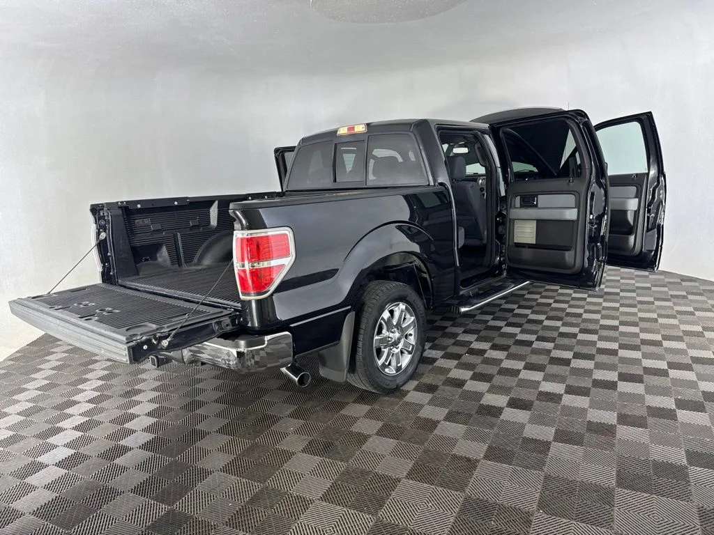 Used 2014 Black Ford XLT image 18
