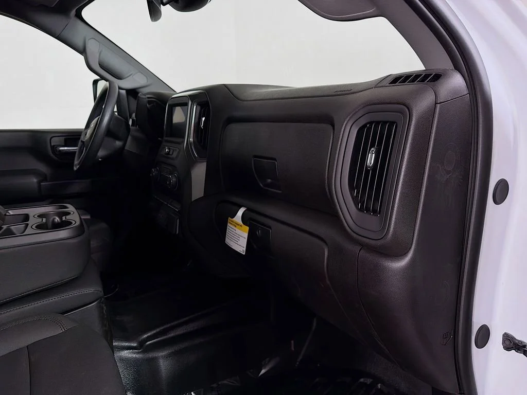 New 2026 Summit White Chevrolet Work Truck image 27
