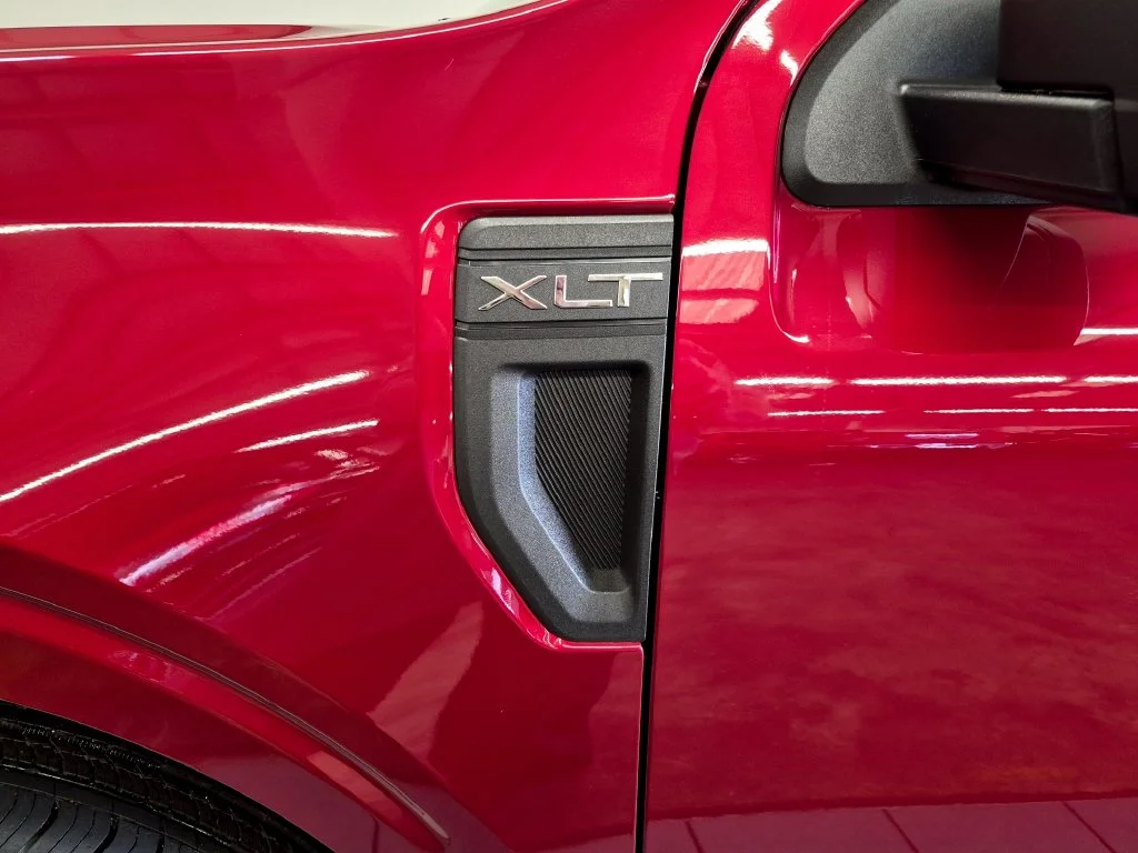 New 2026 Ruby Red Metallic Tinted Clearcoat Ford XLT image 10