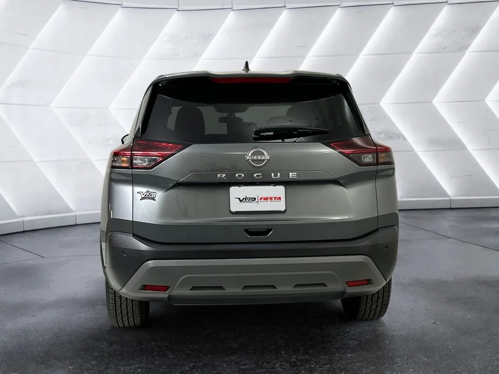 Used 2023 Gray Nissan S image 5