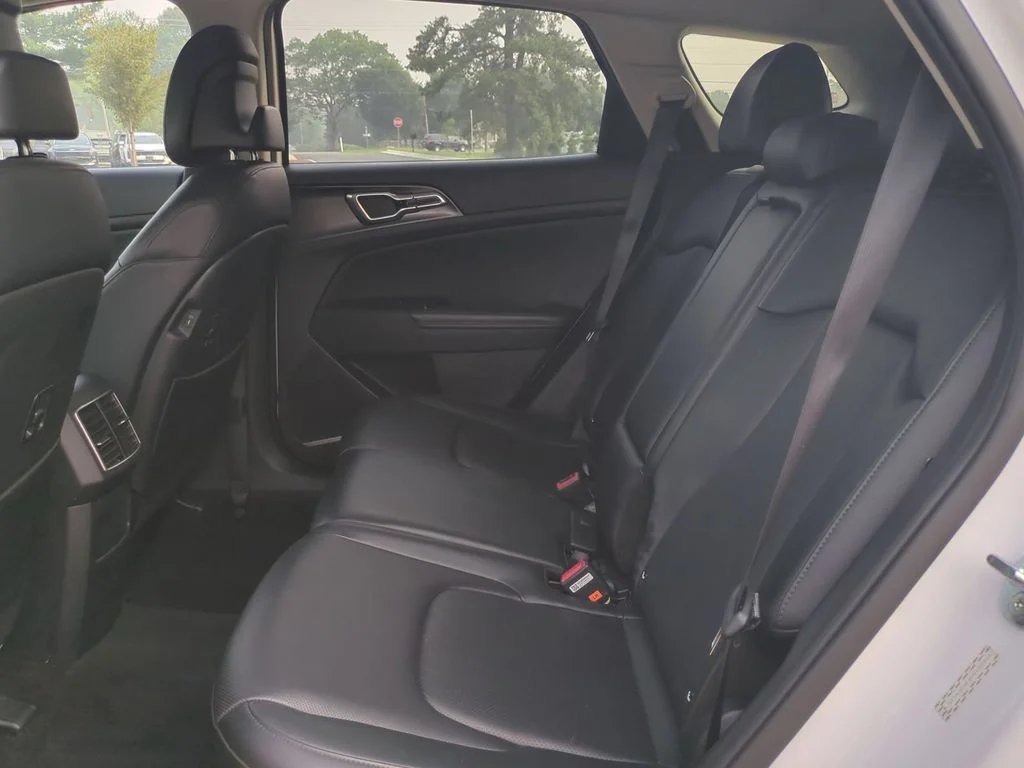 Used 2023 White Kia EX image 14