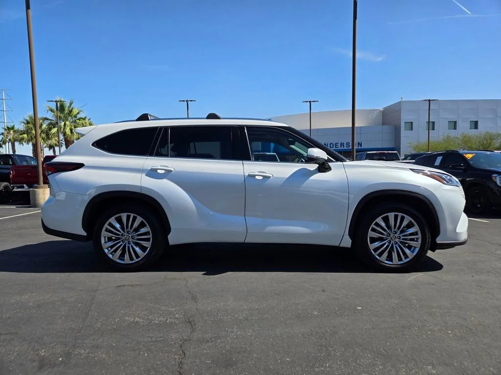 Used 2024 Wind Chill Pearl Toyota LE image 7