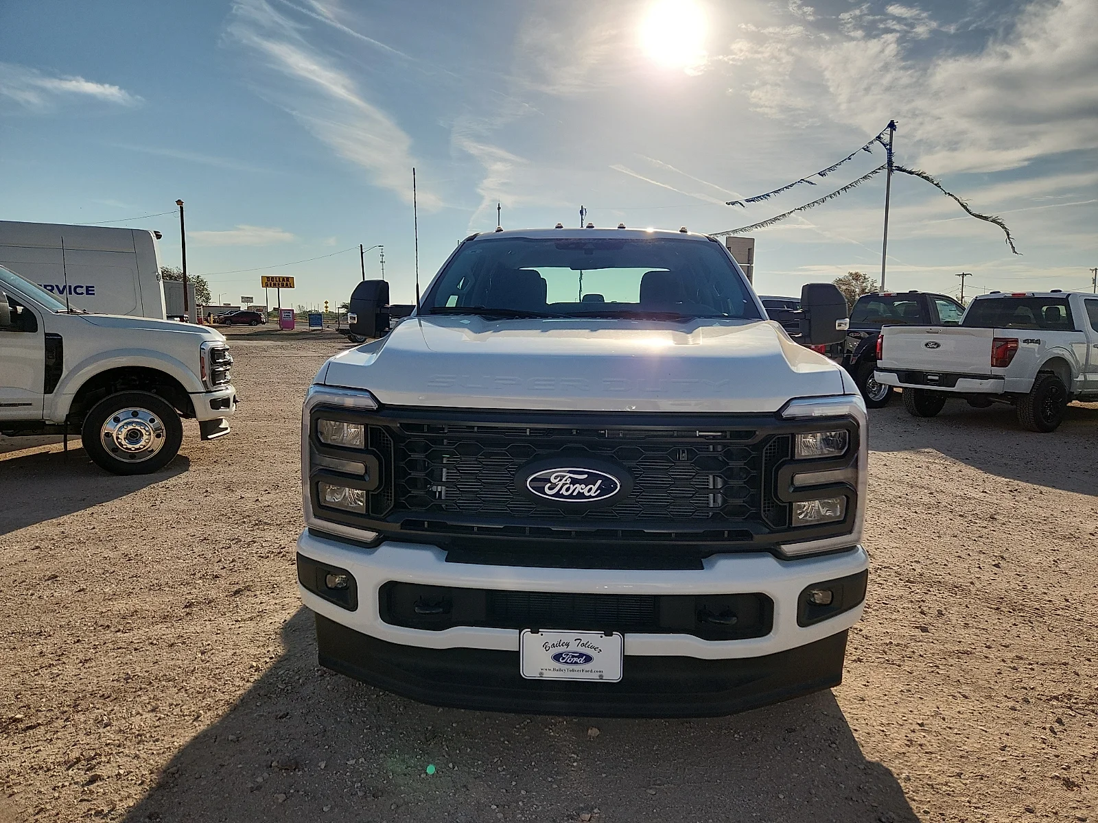 New 2027 Oxford White Ford XL image 2