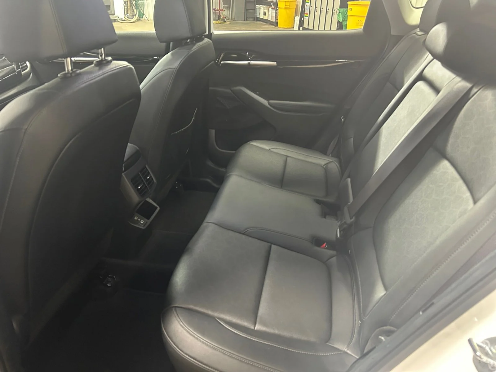 Used 2024 WHITE Kia EX AWD image 18