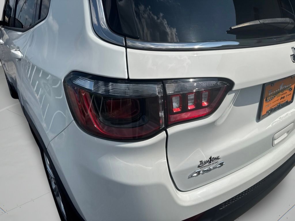 Used 2025 Bright White Clearcoat Jeep Latitude image 42